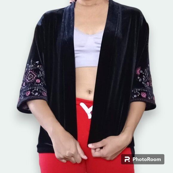 Black Floral Embroidered Lined Velvet XL/Oversized Art Class Fold Over Cardigan - Picture 1 of 9